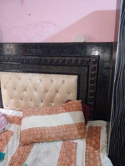 double bed is good condition urgent sale near shahzan factory Rs 15000