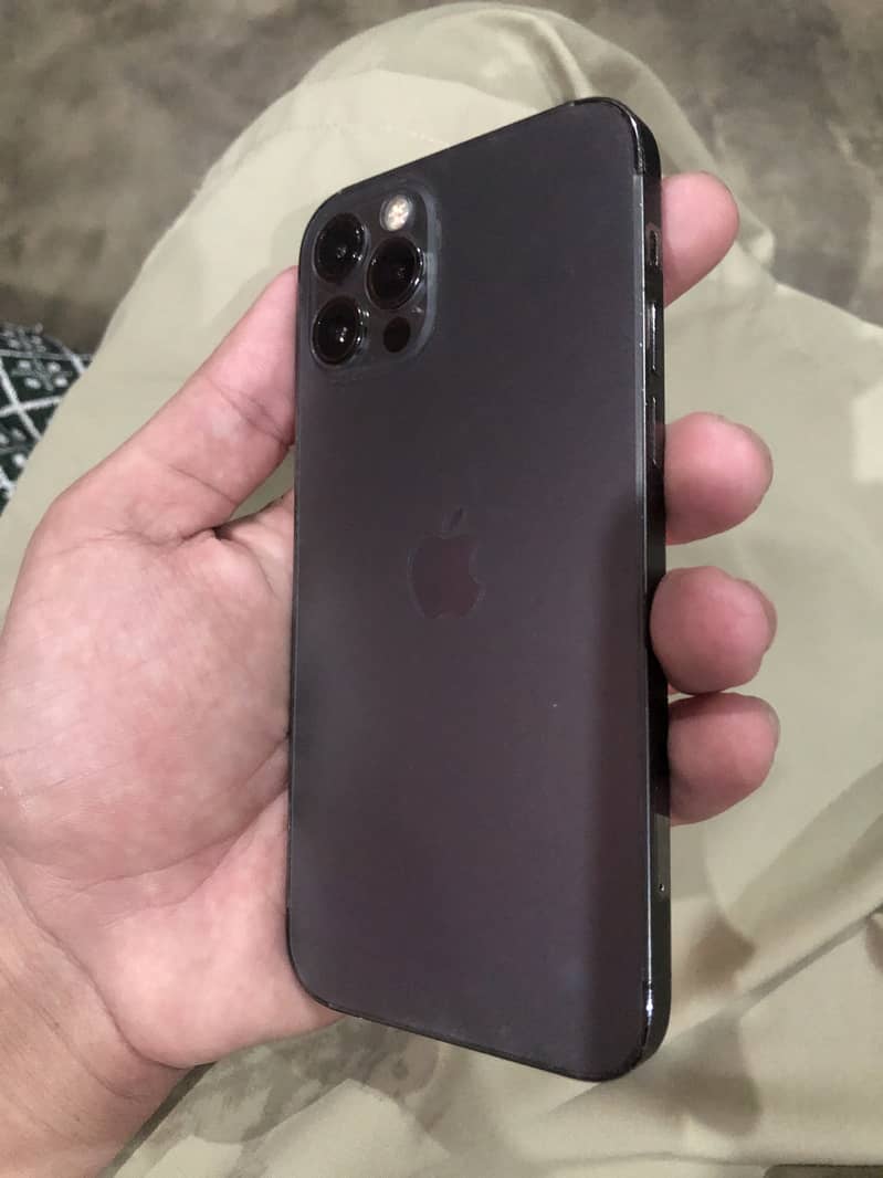 Apple iPhone 12 Pro 3