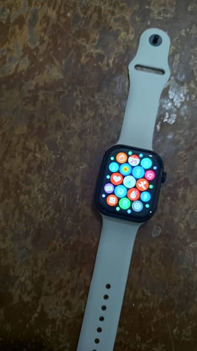 smart watch hai series 11 7 strapes hai sirf 4 days used hai