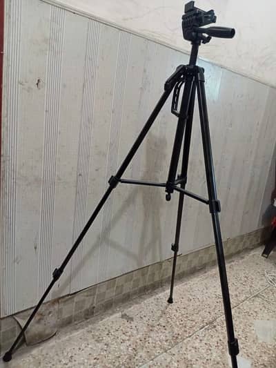 Tri pod stand for sale