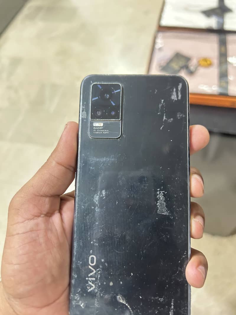 Vivo v21 e 4