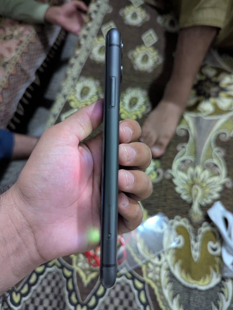 Apple iPhone 11 6