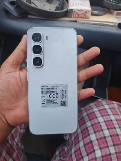 infinix hot 60 pro 8+8 128  condition 10/9