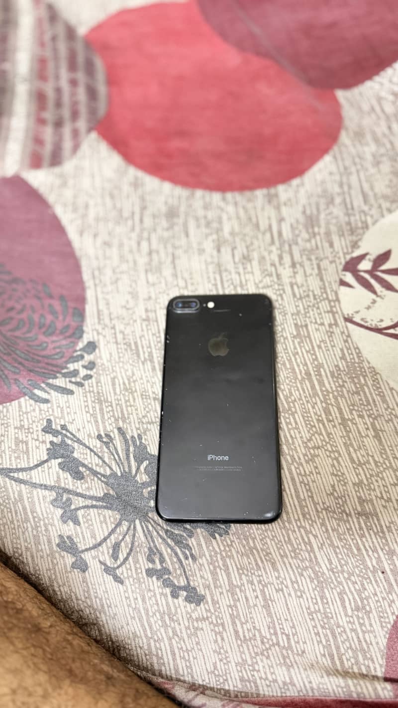 Apple iPhone 7 Plus 1