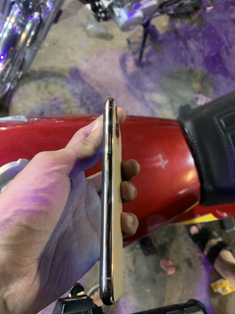 Apple iPhone 11 Pro 1