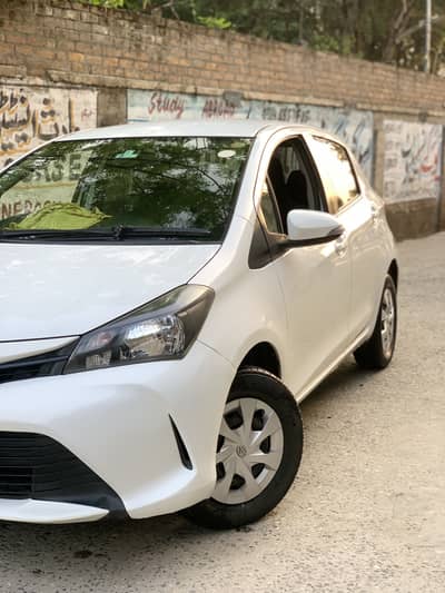 Toyota Vitz 2015
