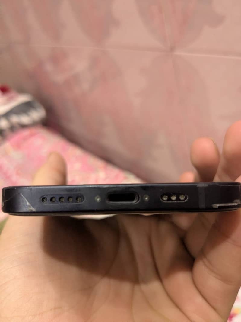 Apple iPhone 12 3