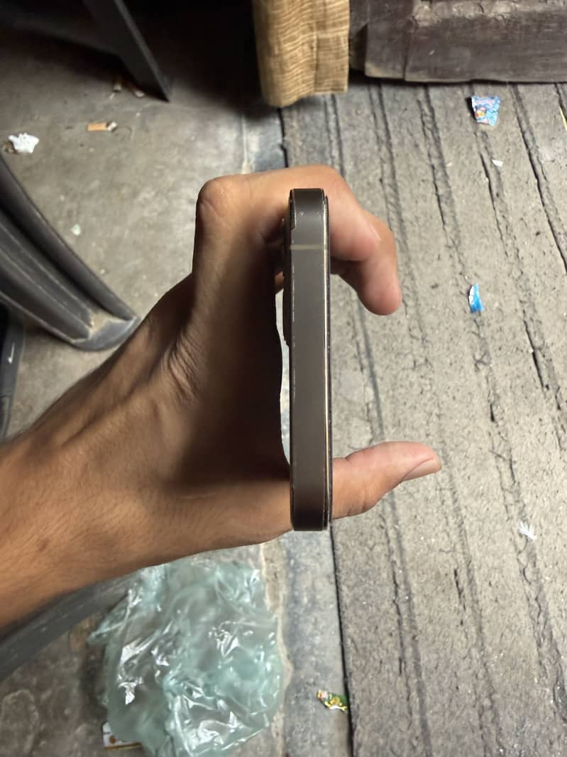 Apple iPhone 12 Pro 1