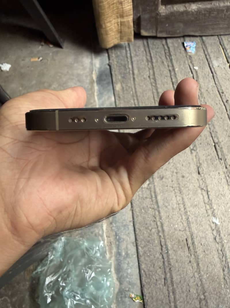 Apple iPhone 12 Pro 4
