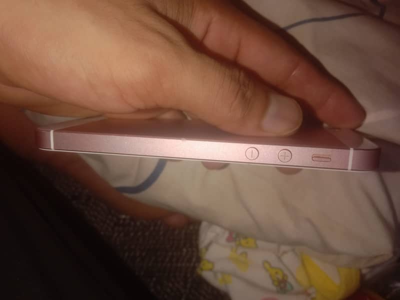 Apple iPhone SE 3