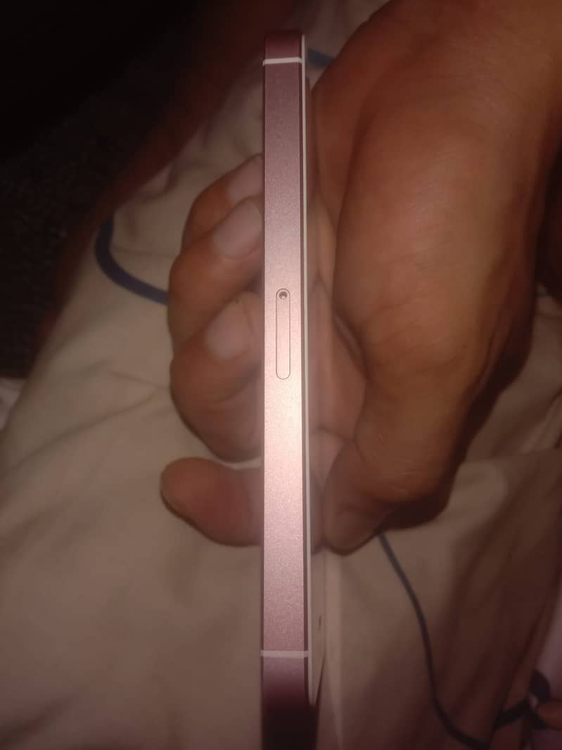 Apple iPhone SE 4