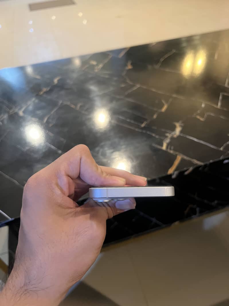 Apple iPhone 14 2
