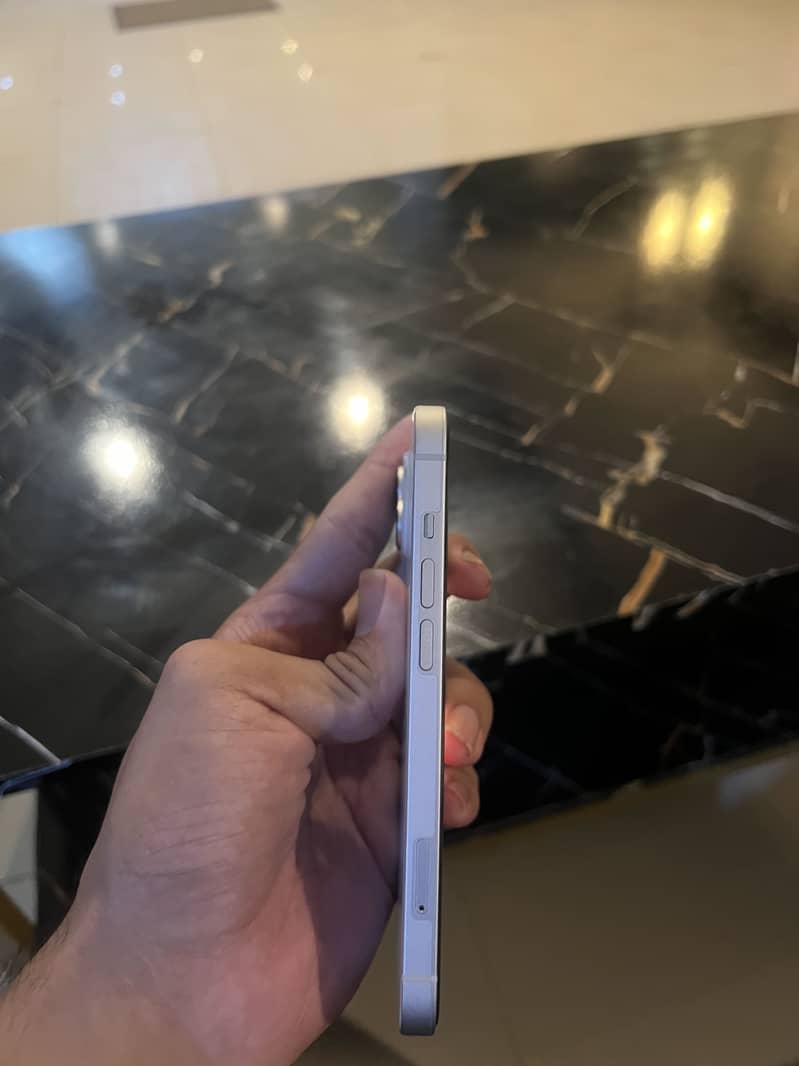 Apple iPhone 14 5
