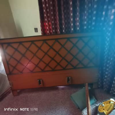 Double bed with master jet foam in good condition. .