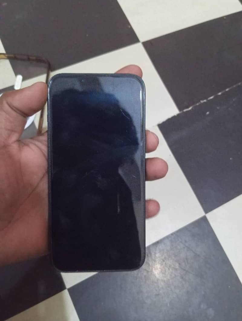Apple iPhone 13 1