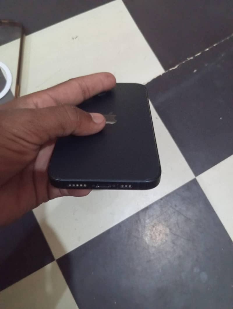 Apple iPhone 13 3