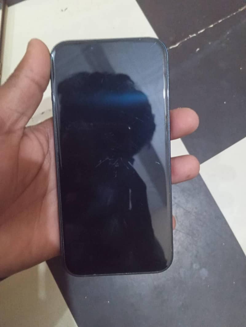 Apple iPhone 13 9