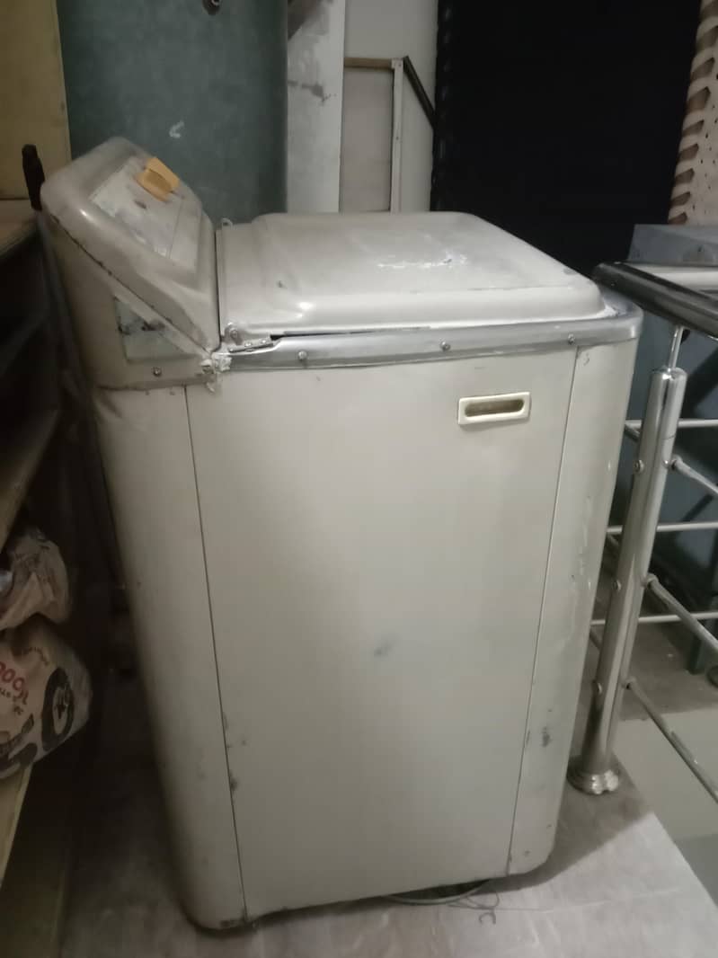 Indus Washing Machine 4
