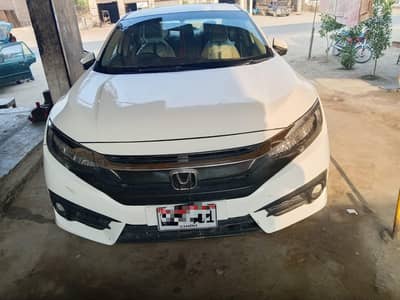 2018 Honda Civic UG – Full Option | Pearl White
