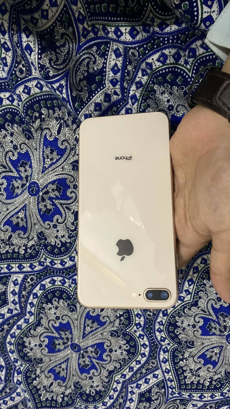 Apple iPhone 8 Plus 0