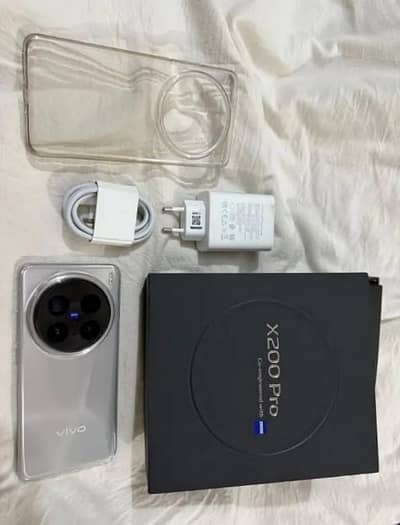 Vivo x200 Pro mobile RAM memory 16/512/gb new condition