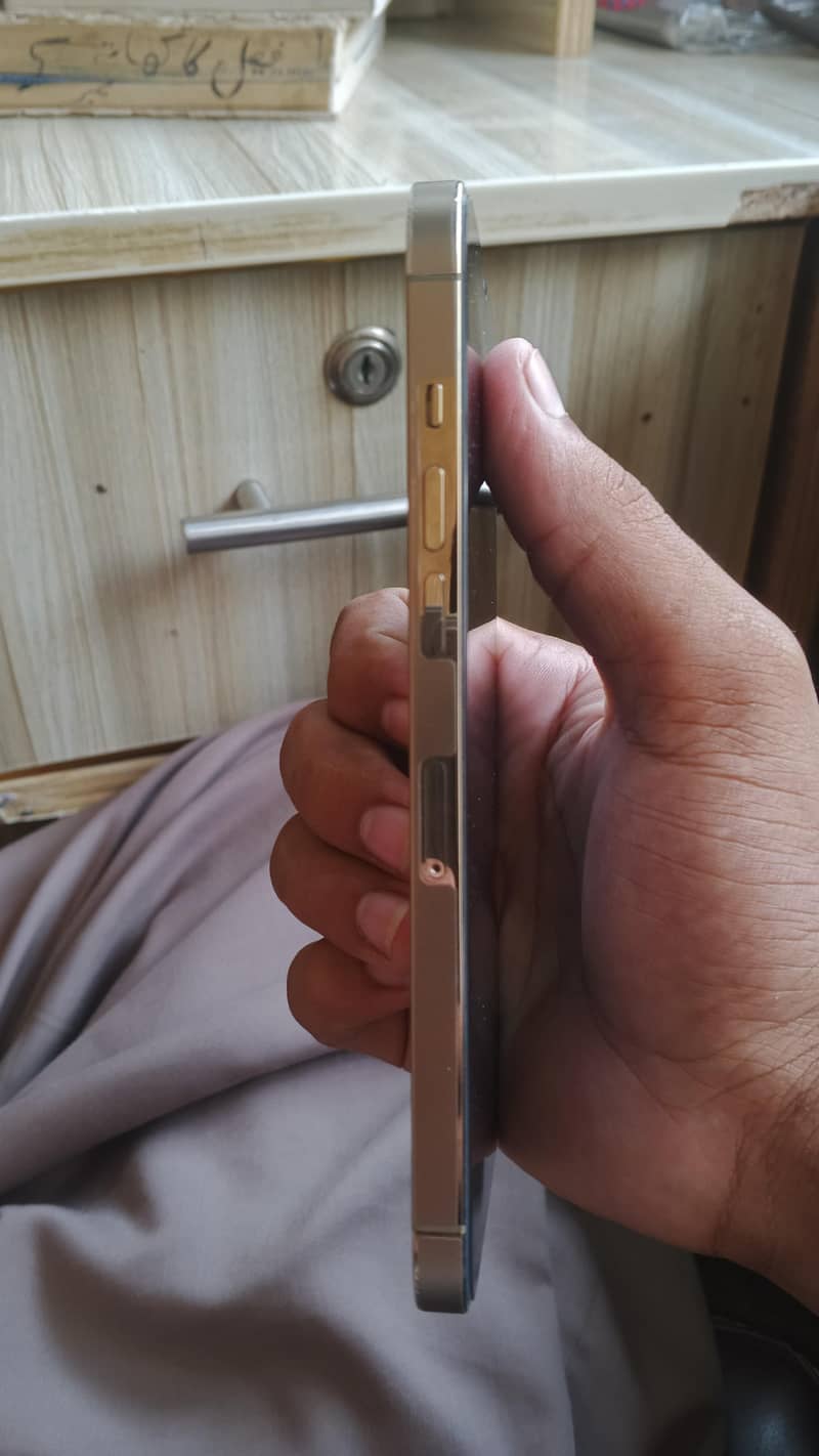 Apple iPhone 12 Pro Max 2