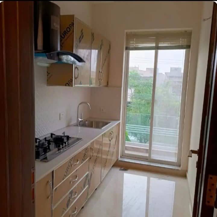 upper portion for rent 7