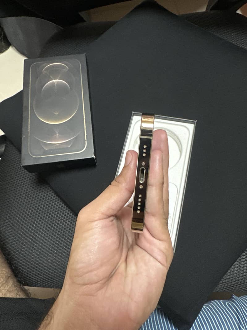 Apple iPhone 12 Pro 2