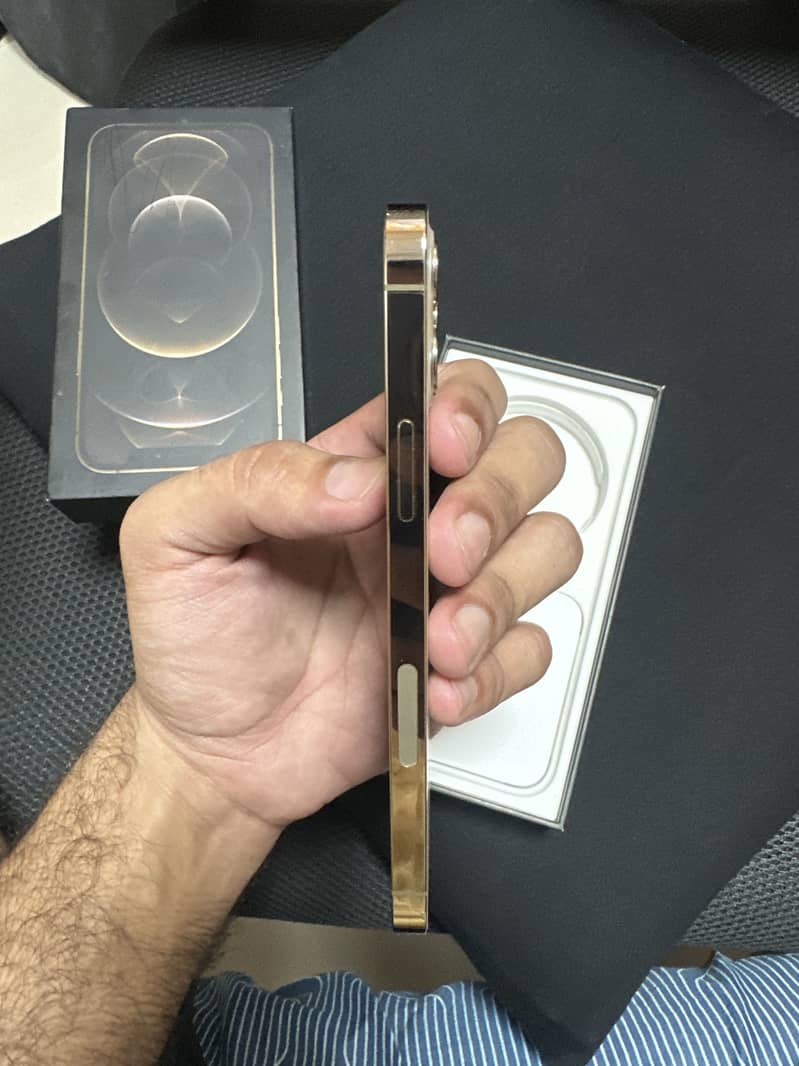 Apple iPhone 12 Pro 3