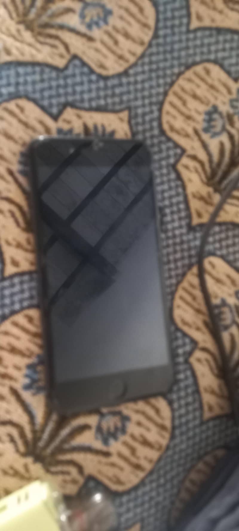 Apple iPhone 8 Plus 2
