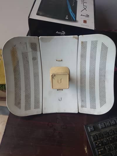 Lite Beam M5 with adapter for wireless Internet