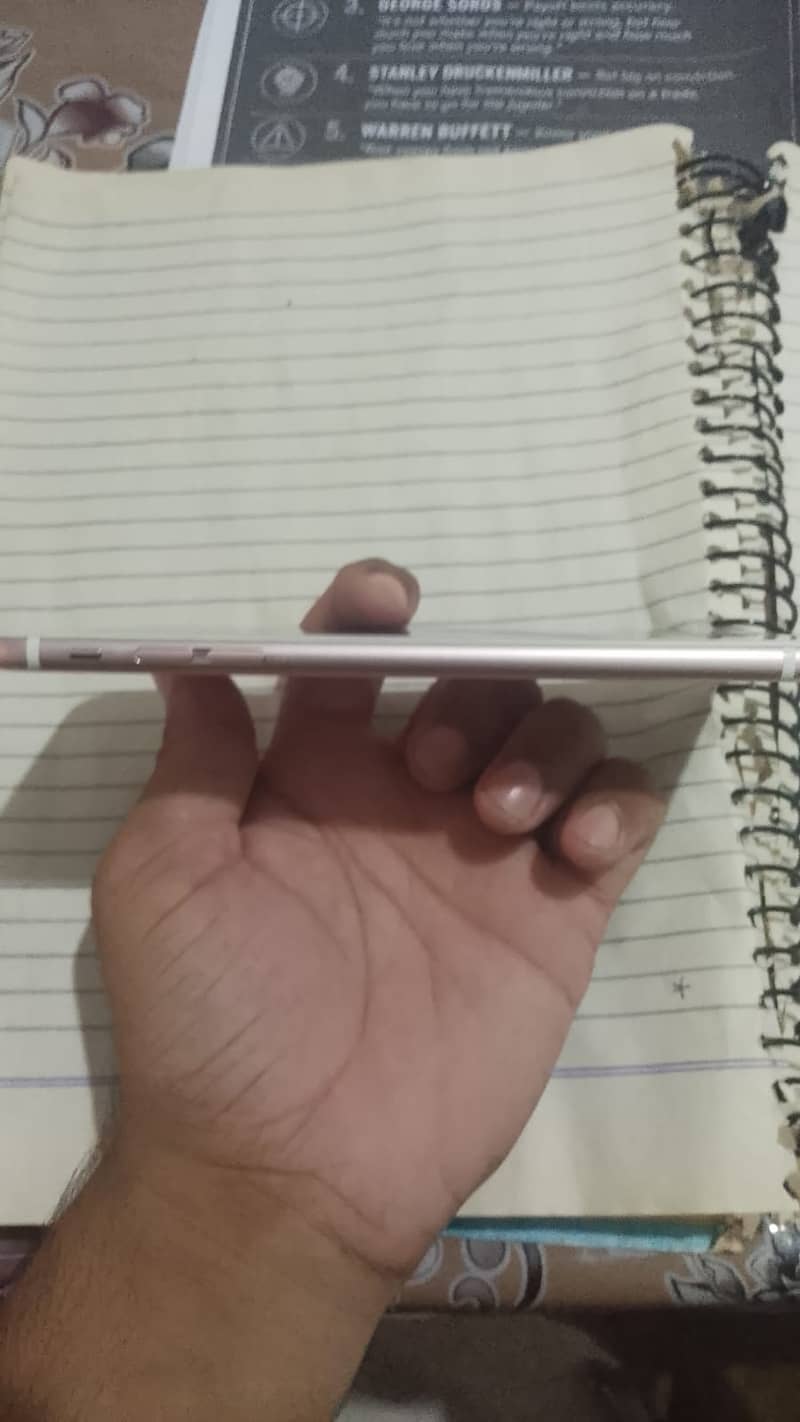 Apple iPhone 6S Plus 2