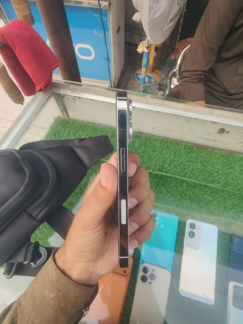 Apple iPhone 13 Pro 3