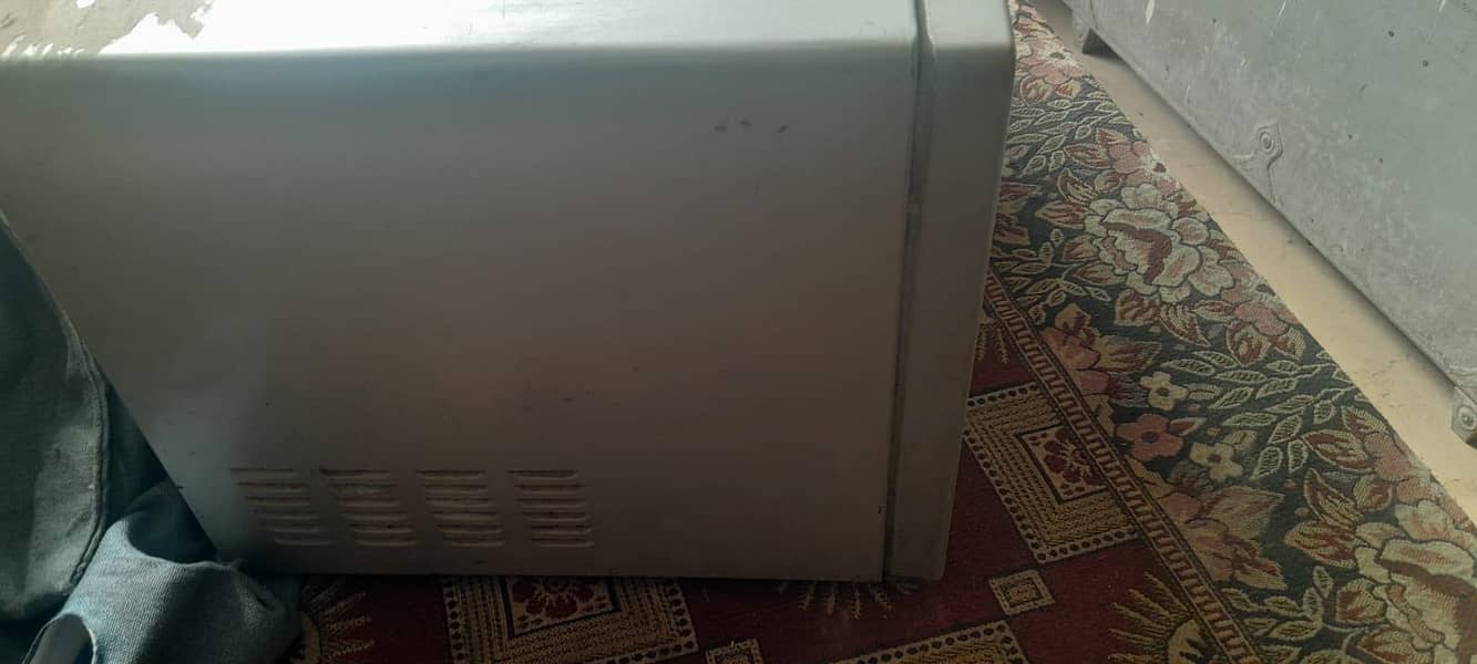 Dawlance microwave 1