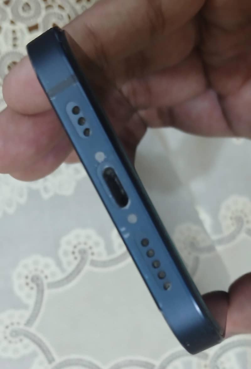 iPhone 12 6