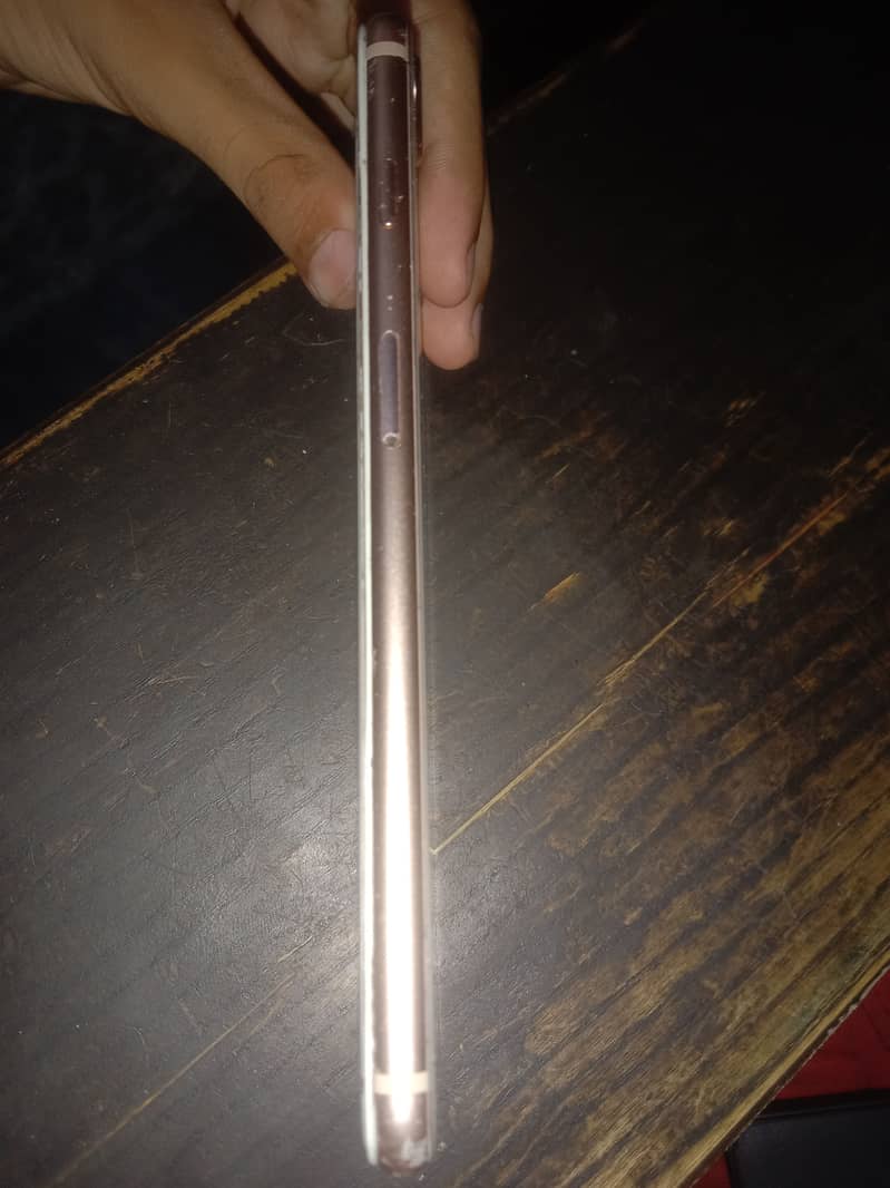 Apple iPhone 8 Plus 2
