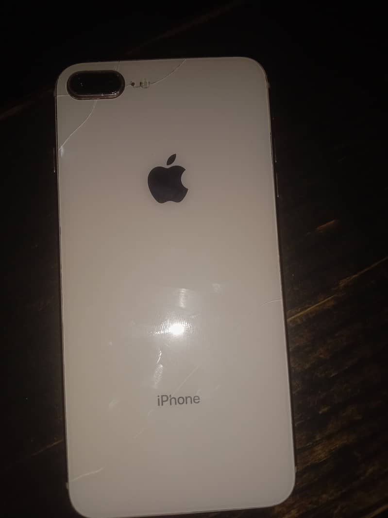 Apple iPhone 8 Plus 3