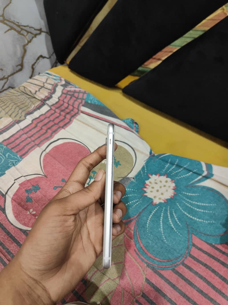 Apple iPhone 8 2