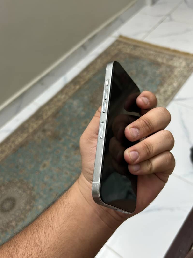 Apple iPhone 13 Pro 1