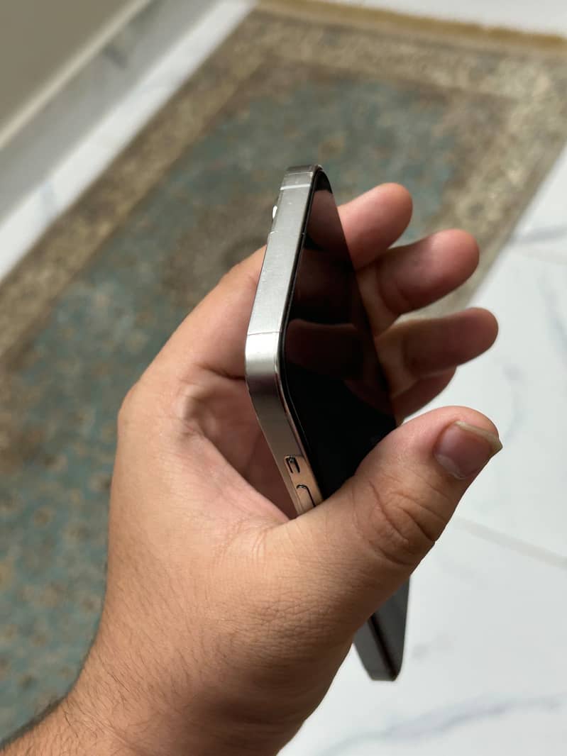 Apple iPhone 13 Pro 2
