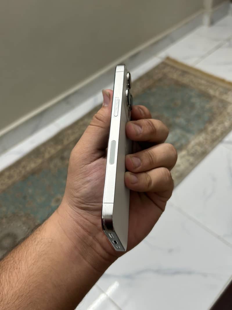 Apple iPhone 13 Pro 4