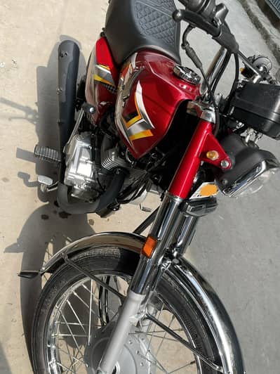 Honda 125 Red colr 2025