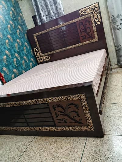 king size bed 2 side table and dressing table
