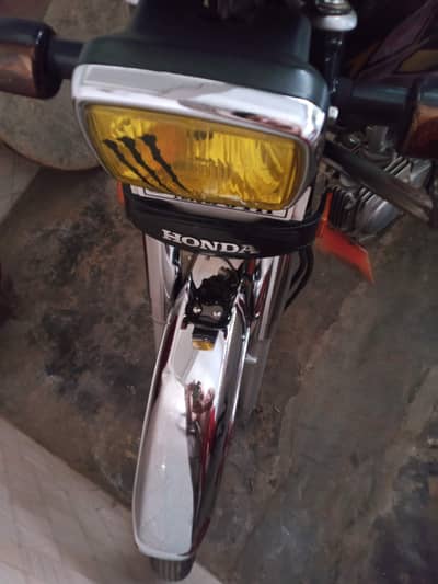 Honda CD70 2023
