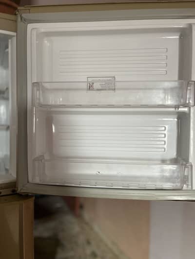 Refrigerator for sell (no inverter)