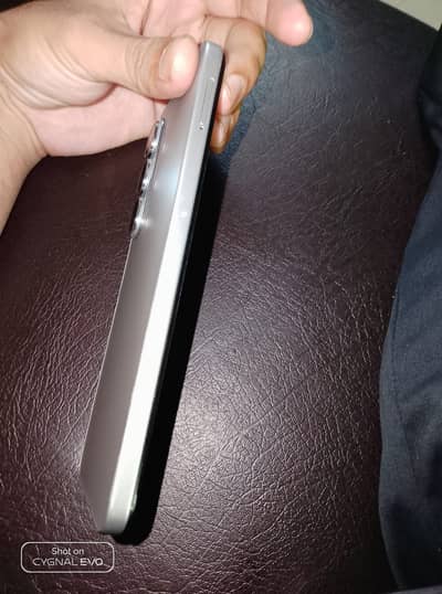 Infinix hot 60i 8+8/256