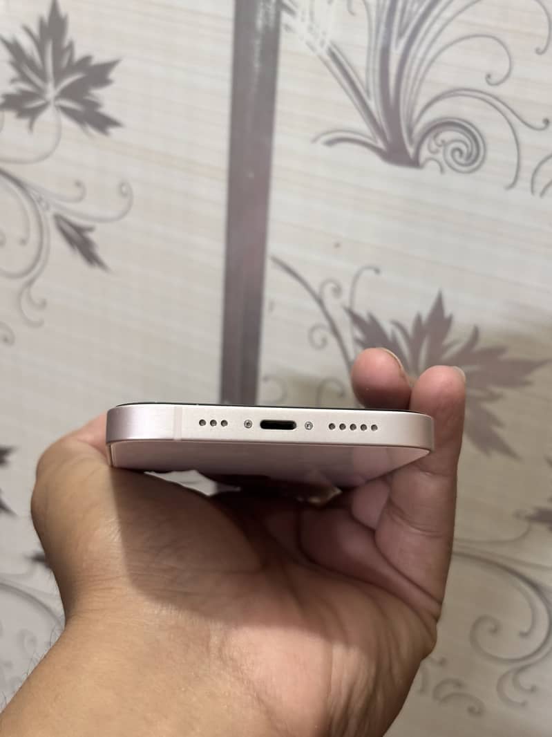 Apple iPhone 13 6