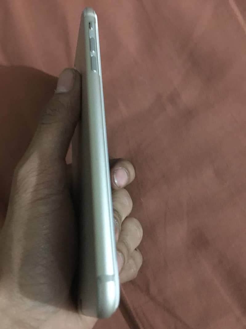 Apple iPhone 7 Plus 2