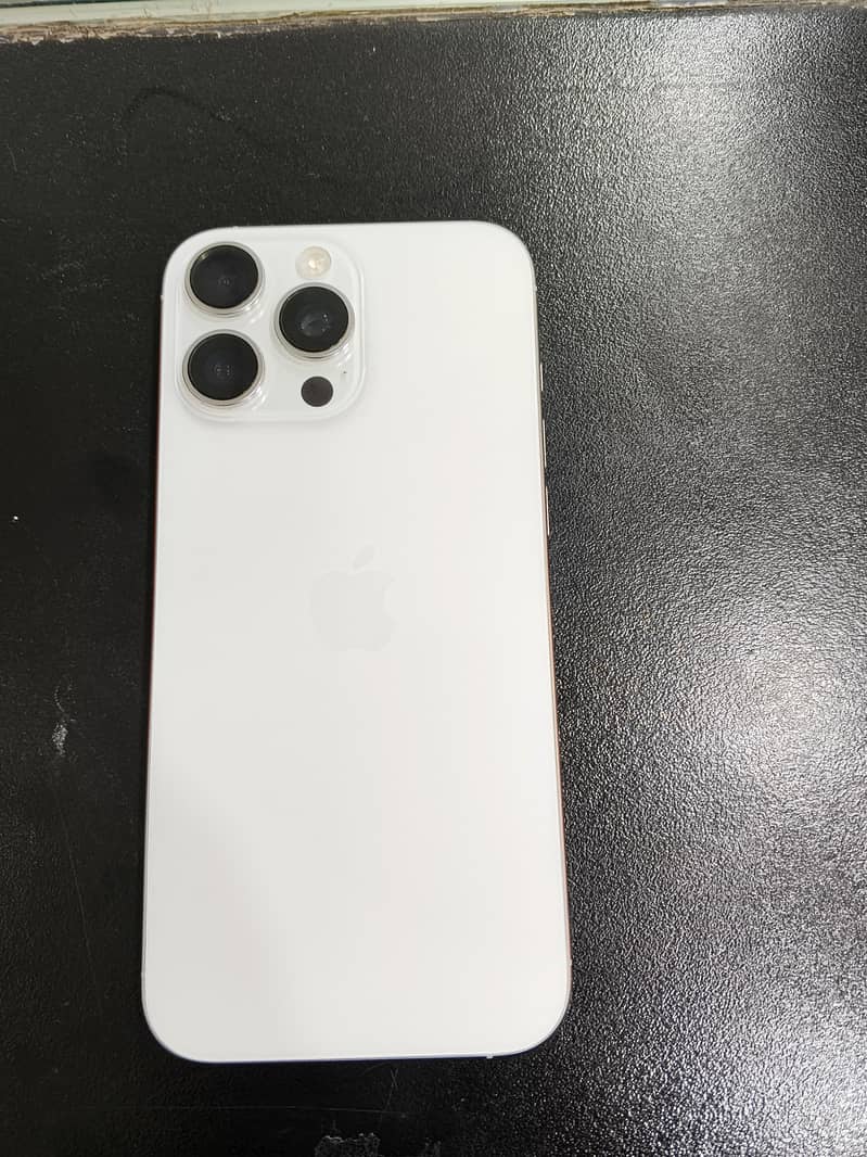 Apple iPhone 16 Pro Max 0