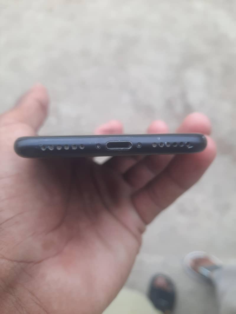 Apple iPhone 7 2
